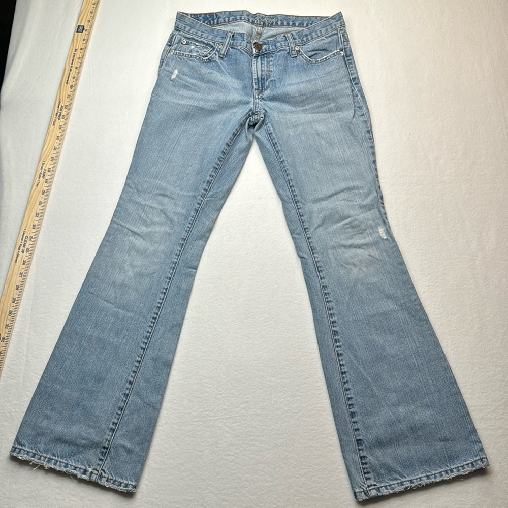 Vintage American Eagle hipster fit size 6 light wash distressed seed flare leg